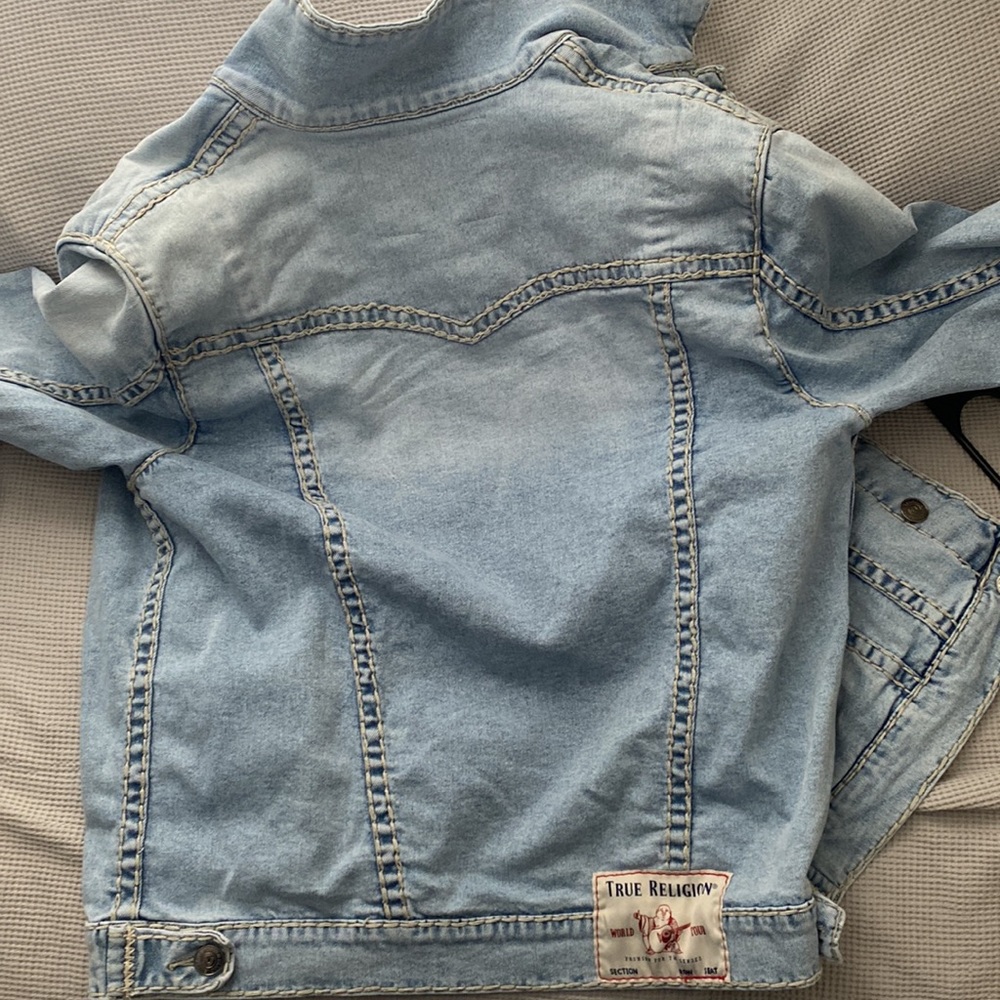 Read - Picture 2 of 3